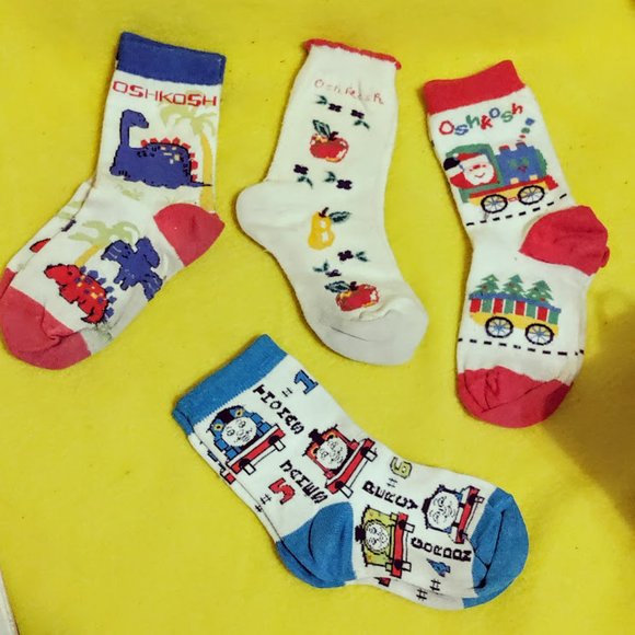 Toddler Socks Four Pair 3 Oshkosh and 1 Thomas Trains Socks - Picture 2 of 3